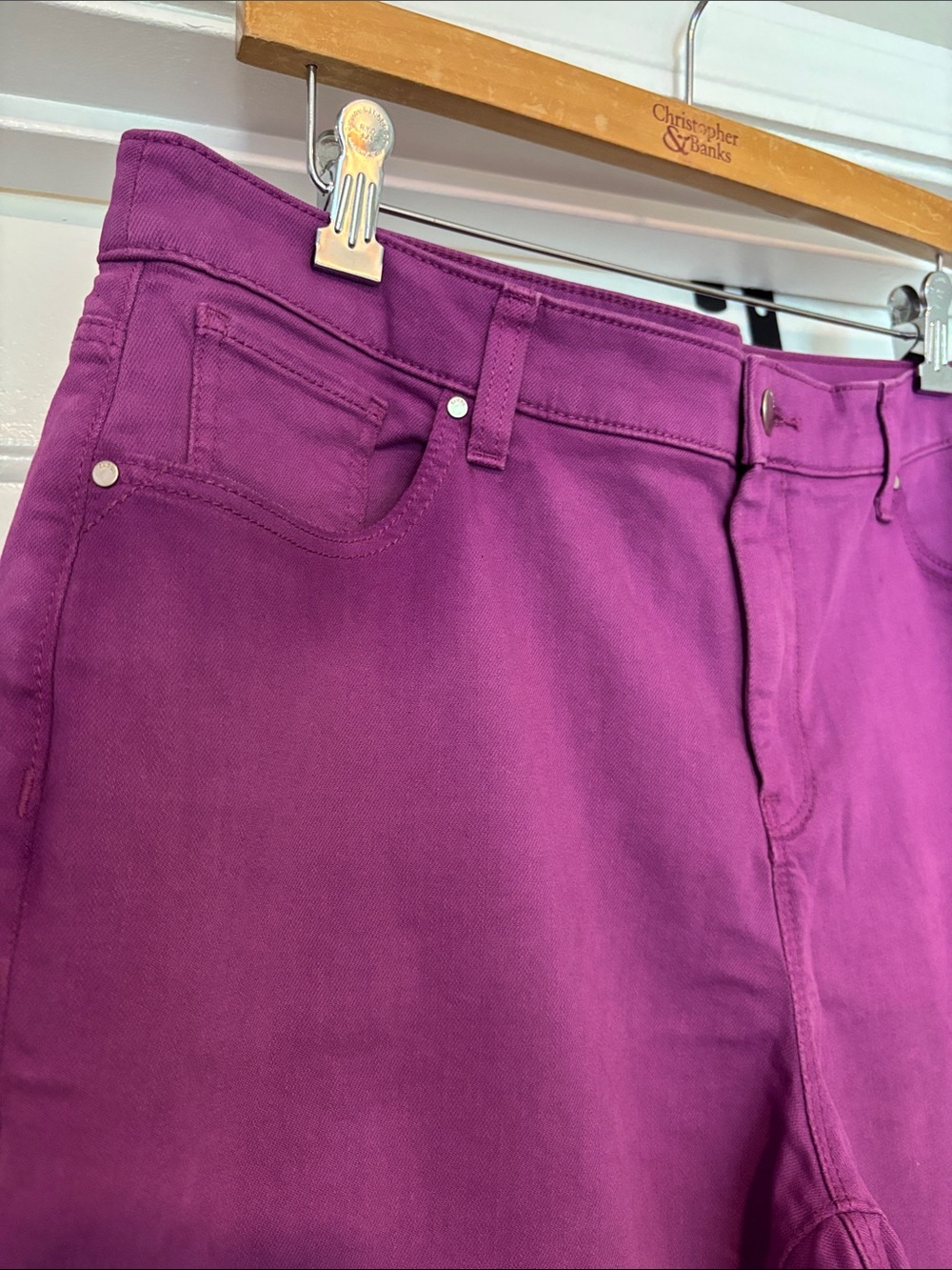 Chico's Magenta Cropped High-Rise Crop Jeans - Picture 3 of 10